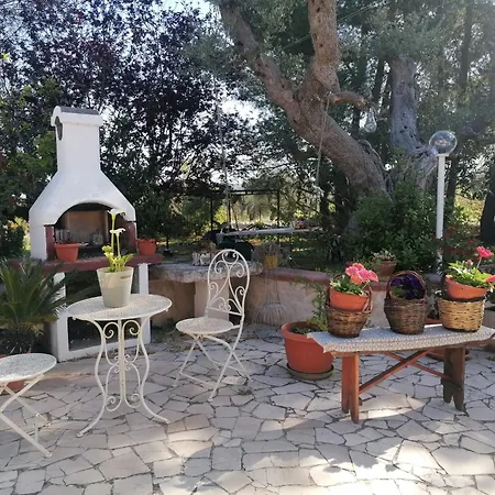 Bed & Breakfast L'isola Felice E Trulli Sotto Le Stelle 3*