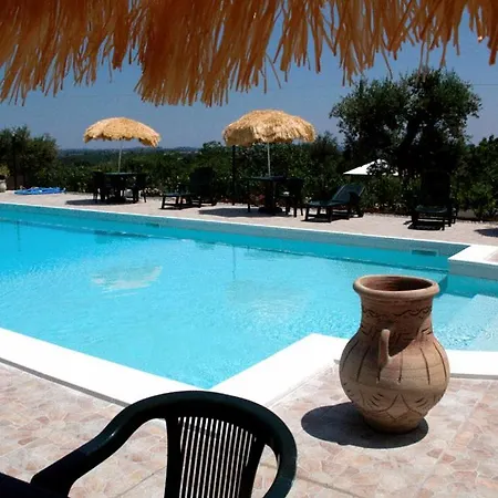 Bed & Breakfast L'isola Felice E Trulli Sotto Le Stelle 3*