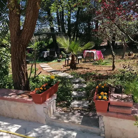 L'isola Felice E Trulli Sotto Le Stelle Bed & Breakfast