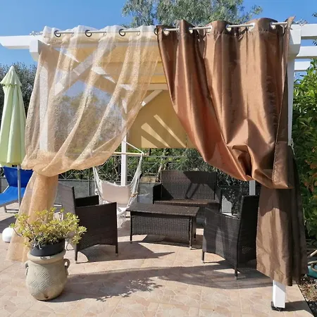 Bed & Breakfast L'isola Felice E Trulli Sotto Le Stelle 3*