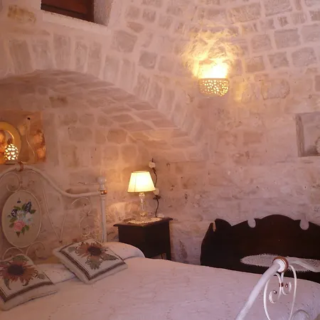 Bed & Breakfast L'isola Felice E Trulli Sotto Le Stelle 3*